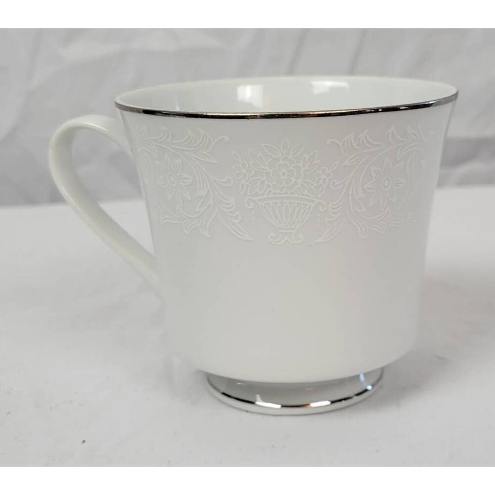 Crown Victoria Lovelace 3.25" Teacup